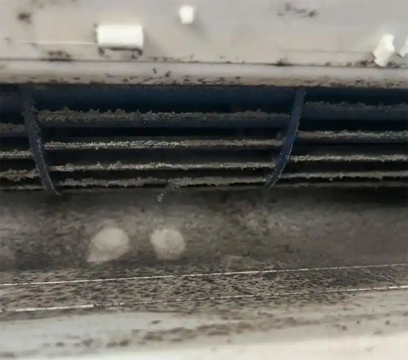 林州空调吹的风有股烧焦味是怎么回事